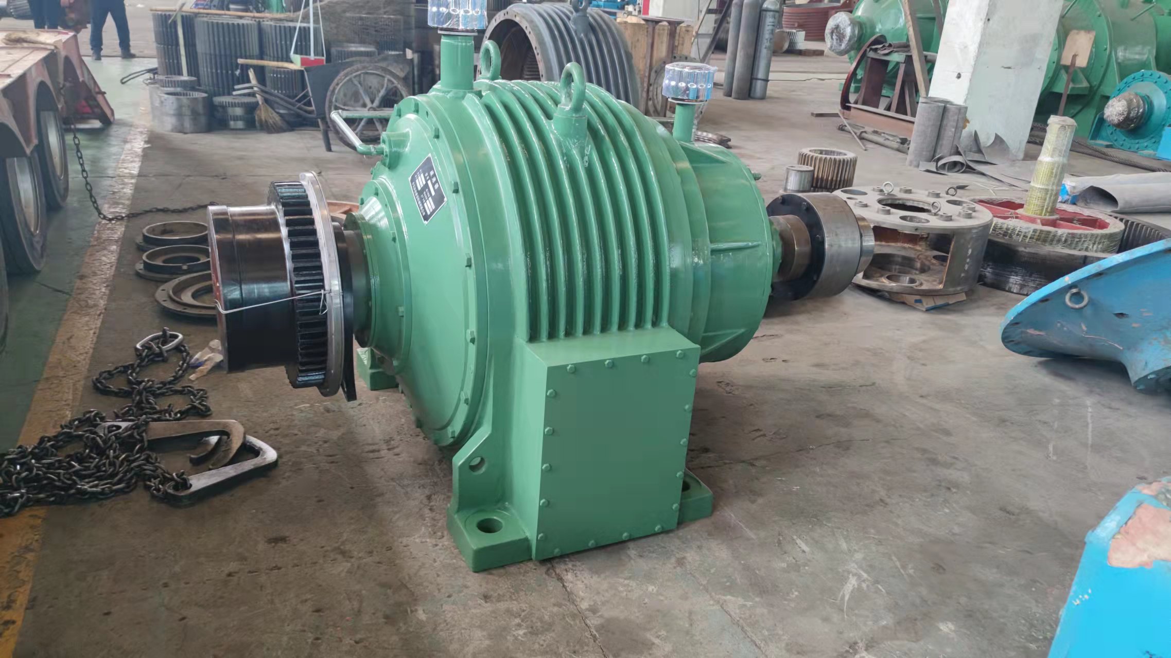 Reducer for mine hoist